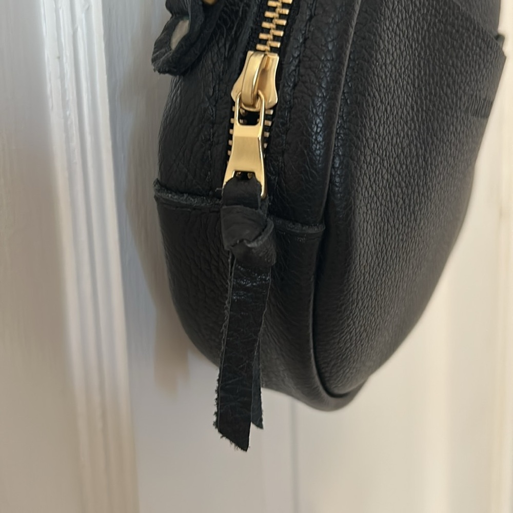 Portland Leather Pebbled Leather Black Round Crossbody Bag - Picture 2 of 10